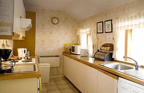 Stein Cottage | SPACIOUS FAMILY FRIENDLY AMAZING SEA VIEWS - SLEEPS 4-6n- 10% DISCOUNT SEPTEMBER