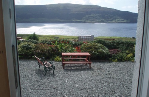 Stein Cottage | SPACIOUS FAMILY FRIENDLY AMAZING SEA VIEWS - SLEEPS 4-6n- 10% DISCOUNT SEPTEMBER