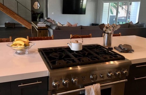 Encinitas House | Spacious Family Friendly Getaway in a Peaceful Setting, Near All