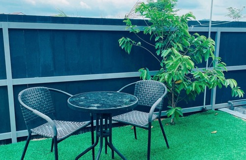 Durian Tunggal House | Spacious Family Homestay in Durian Tunggal With Private Pool - Muslim Only