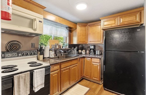 Morton Apartment | Spacious Family-Styled 2B/1B in the Philly Burbs w/Driveway!