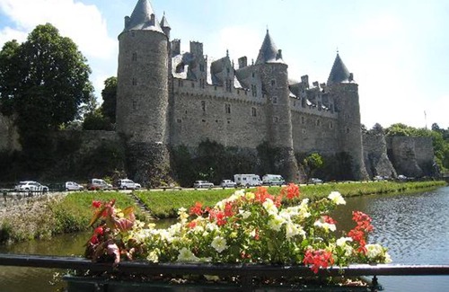 La Gree-Saint-Laurent House | Spacious family holiday gîte. Country side, Brocéliande, Médiévale Josselin
