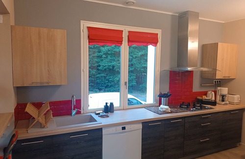 Saint-Jean-de-la-Motte Cottage | Spacious Retreat with Tennis Court, Games Room, and Modern Amenities in a 20,000 m² Enclosed Woods