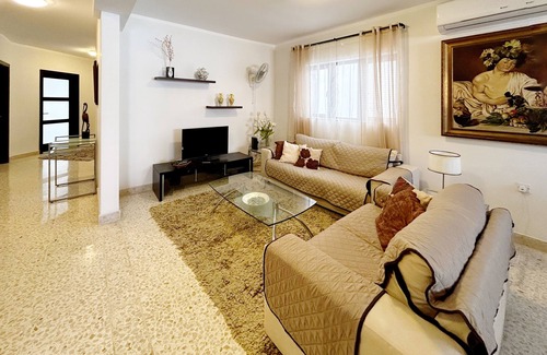 Zebbug Apartment | Spacious, Fully Airconditioned Apartment x 4 double Bedrooms