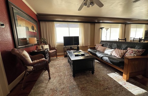 Winter Garden House | Spacious garage apartment in Winter Garden that sleeps four.