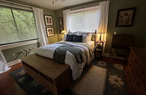 Winter Garden House | Spacious garage apartment in Winter Garden that sleeps four.