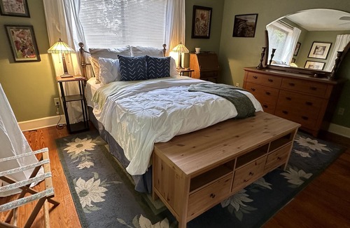 Winter Garden House | Spacious garage apartment in Winter Garden that sleeps four.