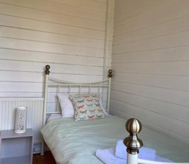 Long Stratton Apartment | Spacious Garden Lodge at The Chestnuts, Norfolk