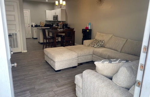 Edinburg Apartment | Spacious Getaway near UTRGV w/King Bed near UTRGV!