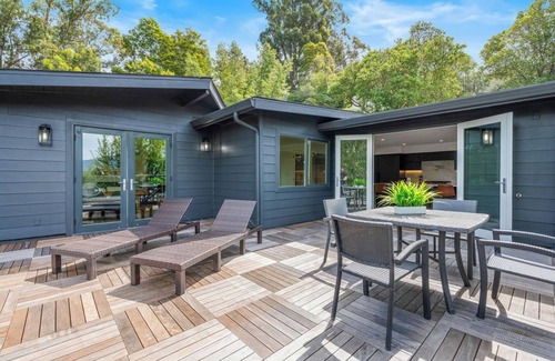 San Rafael House | Spacious Hillside Sanctuary Among the Trees 5 Bedrooms