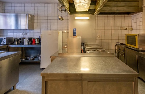 Huben House | Spacious holiday home with sauna and bar