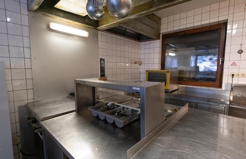 Huben House | Spacious holiday home with sauna and bar