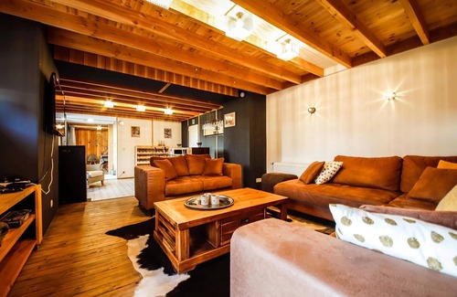 Gesves House | Spacious holiday home in Gesves with garden