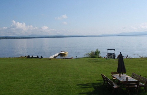 Mayfield House | Spacious Home: Great For Family Vacation!