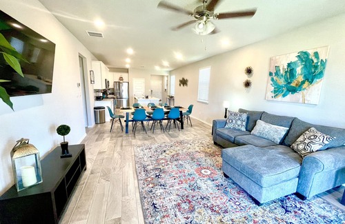 Converse House | Spacious home near Randolph Air Force Base