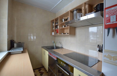 Walk House | Spacious Home with Garden