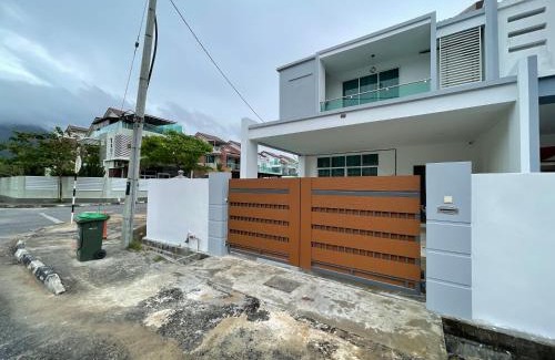 Kampung Bakau House | Spacious Home with Private Swimming Pool in Langkawi by Zervin