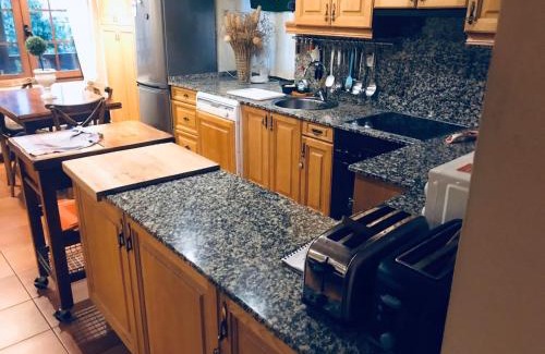 Molinaseca House | Spacious House in Molinaseca with Mountain View