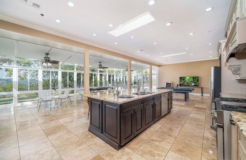 Vista House | Spacious house in the hills of Vista with views for miles, peaceful and quiet