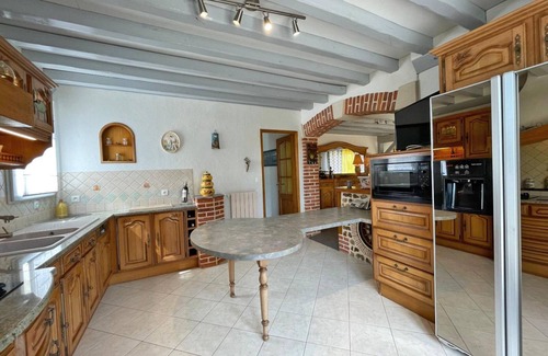 La Gonfriere Apartment | Spacious House with Garden & Studio, Close to Nature and Leisure Activities, Pet-Friendly, Sleeps 10+