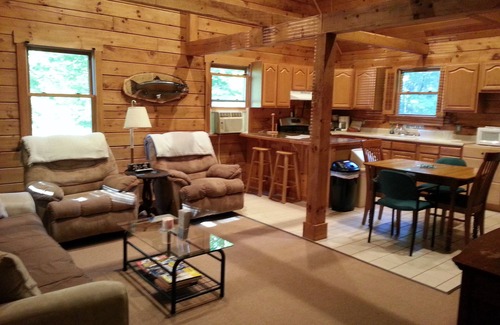 Maple View Cabin | Spacious Log Cabin located between the famous Salmon and Oswego Rivers