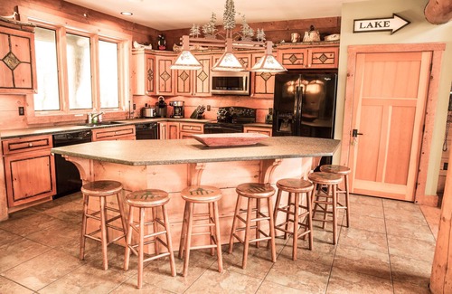 Orson Cabin | Spacious Luxury lodge near Elk Mountain ski resort on a private lake