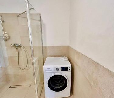 Gerasdorf bei Wien Apartment | Spacious Modern Apartment with Free Parking