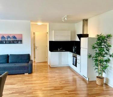 Gerasdorf bei Wien Apartment | Spacious Modern Apartment with Free Parking