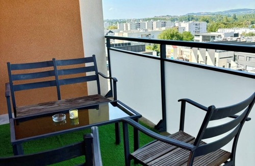 Bourgoin-Jallieu Apartment | Spacious, modern apartment