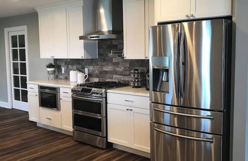 Howland Corners House | Spacious, Modern 4 BR/3 Bath Home