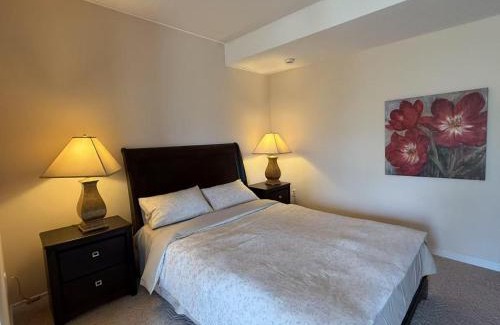 Northwest Calgary House | Spacious mountain view guesthouse