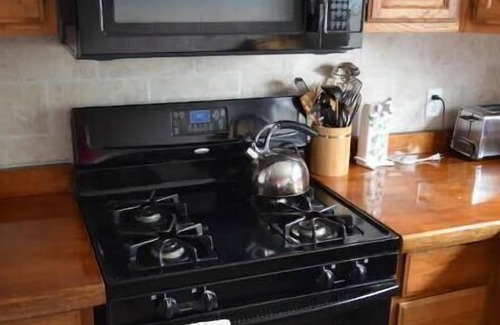 Oswego Apartment | Spacious Private 1br apt King Bed Queen Pullout Jacuzzi Smart TVs WiFi Kitchen