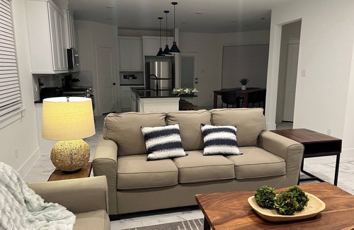 Sienna Plantation House | Spacious & quiet New 4b 2.5bath house with AC,WiFi & full kitchen in Sienna