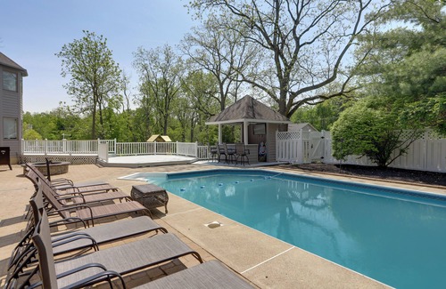 Amherst Cottage | Spacious Refuge w/Private Pool & Outdoor Bar!