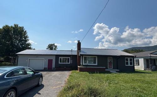 Middlesboro Villa | Spacious Renovated Ranch Retreat - Tackett Creek