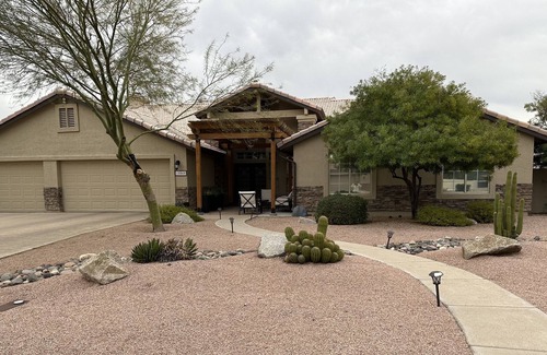 Paradise West Estates House | Spacious Resort Style Home on 1/2 acre, less than 2 miles from Spring Training.