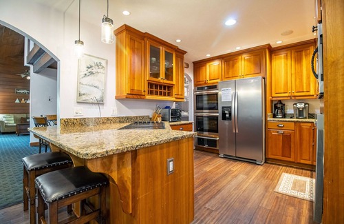 Massanutten House | Spacious Retreat with Hot Tub, Game Rooms & Theater
