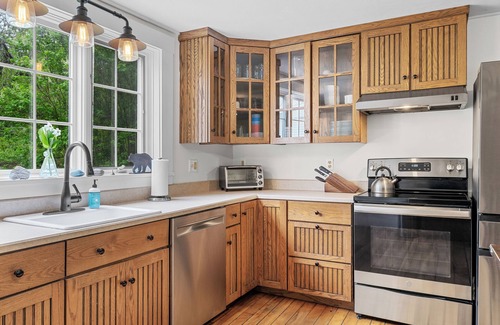 Jamaica House | Spacious Riverfront Home 7 Minutes to Stratton!