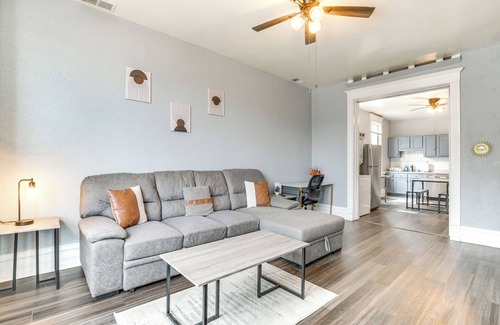 West Lakeview Apartment | Spacious Roscoe Village Apt w/Home Office!