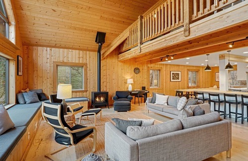 Snowbird Cabin | Spacious Scandinavian Cabin in the Mountains - Perfect for Reunions & Retreats