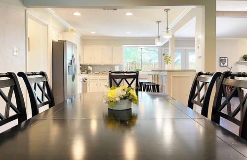 Northwest Dallas House | Spacious & Serene w/Hot Tub + Arcade + Ping-Pong + Fire Pit