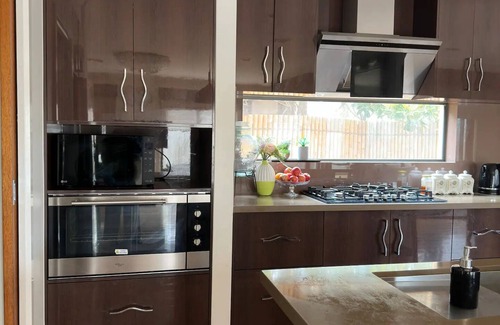 Truganina House | Spacious stay at Arndell Park, Forsyth Reserve