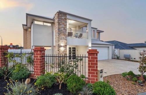 Gwelup House | Spacious Stay near Karrinyup