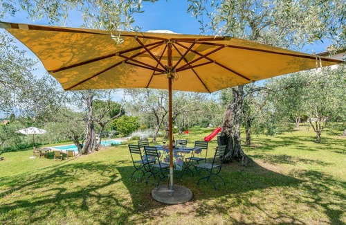 Lari Apartment | Spacious, stylish vacation apartment in beautiful Tuscany.