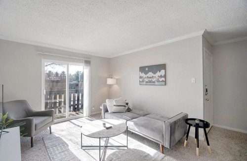 Midland House | Spacious Suite next to Midland Airpark