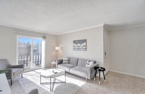 Midland House | Spacious Suite next to Midland Airpark