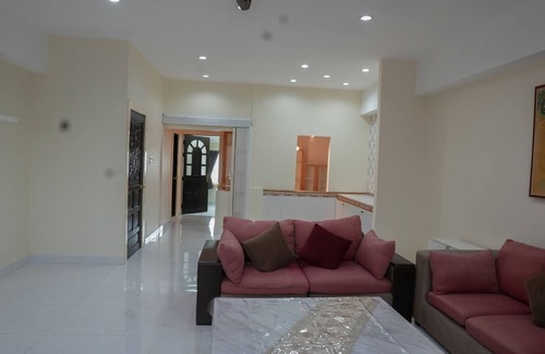 Wattana House | Spacious 3 Bedroom Duplex home on Sukhumvit near BTS Phra Khanong