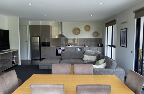 Connewarre Apartment | Spacious tranquil 2 bed apartment, largest sunny balcony overlooking golf course