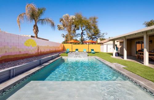 Las Brisas North House | Spacious Yard, Sparkling Pool & Spa, Firepit, 9beds!