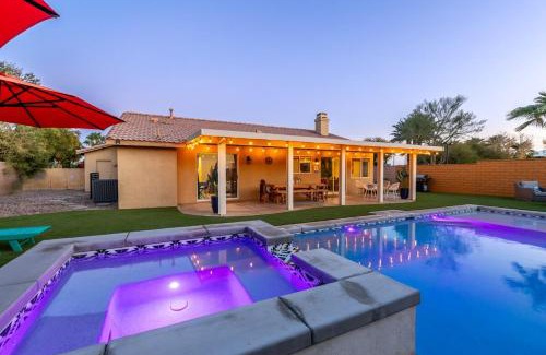 Las Brisas North House | Spacious Yard, Sparkling Pool & Spa, Firepit, 9beds!